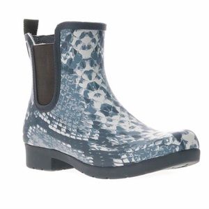 NWT Chooka Chelsea Gray Snakeskin Rain Bootie